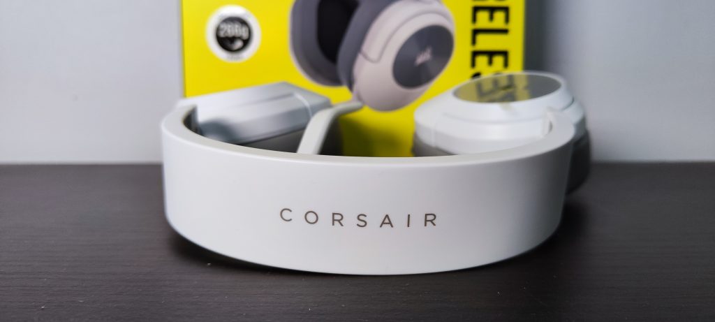 Corsair HS55 Wireless 13