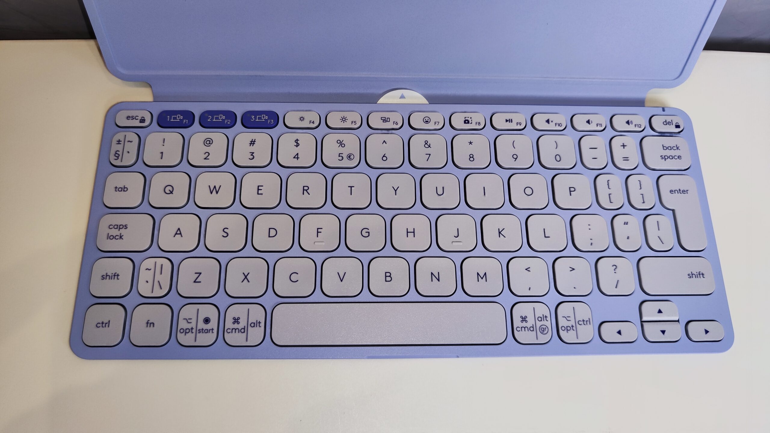 Logitech Keys To Go 2 5 scaled