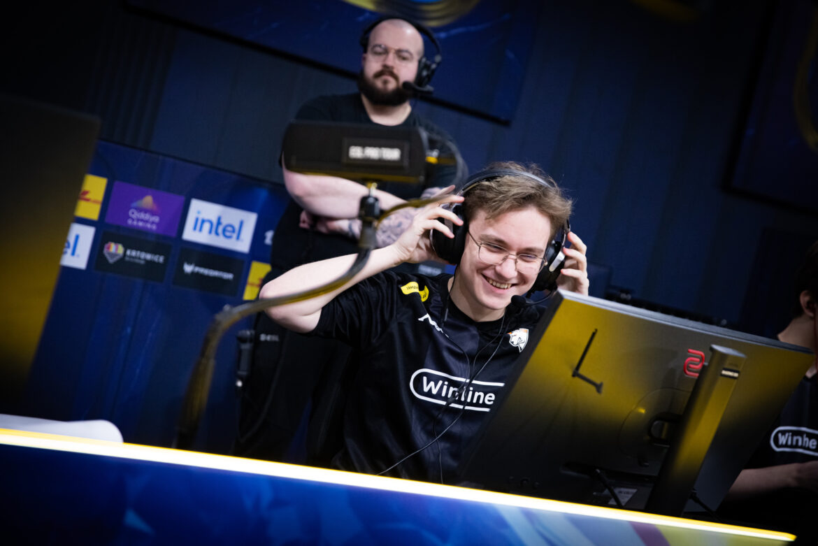 FL4MUS Virtus.pro IEM Katowice 2025