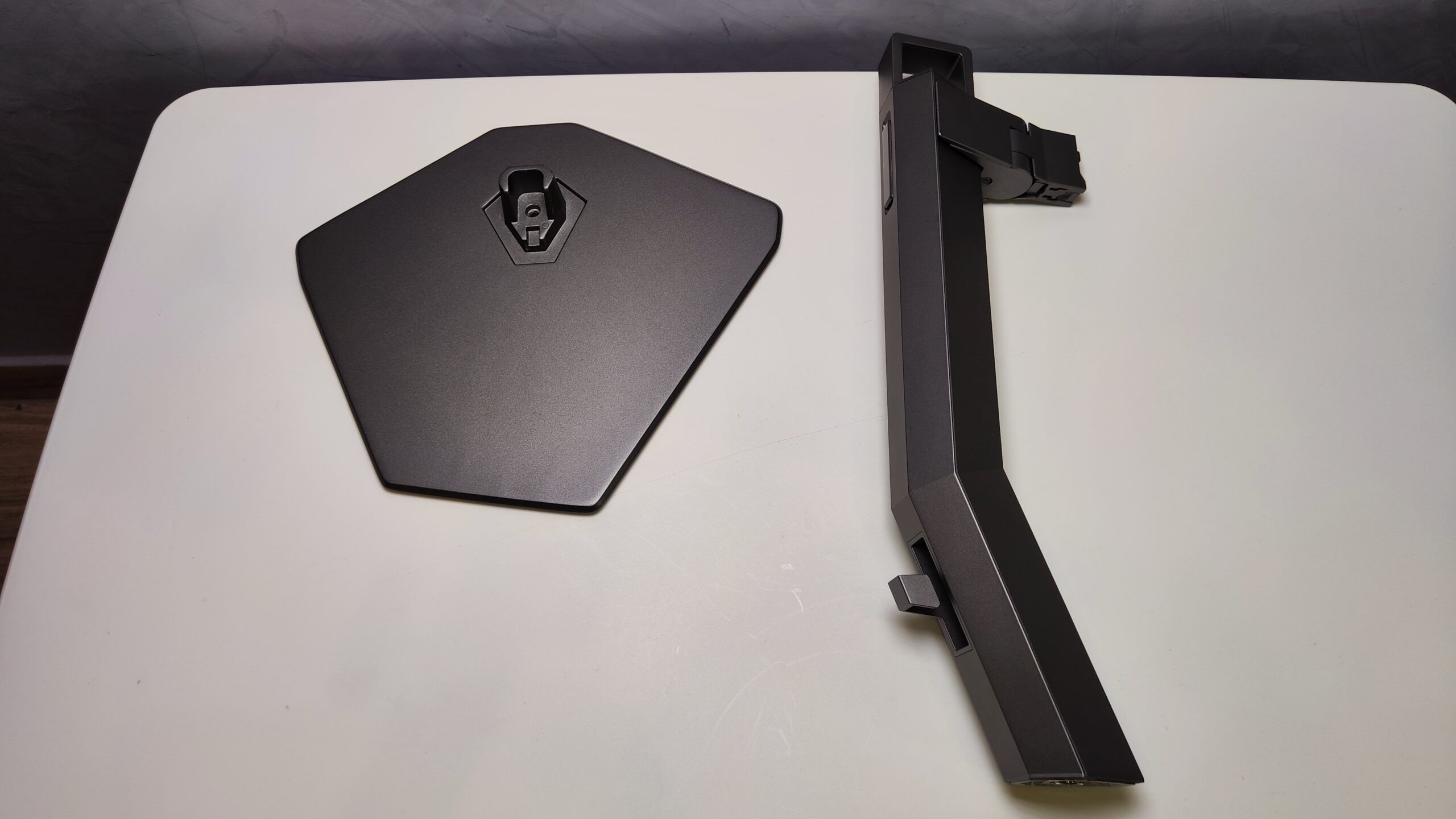 AOC Agon Pro AG246FK 3 scaled