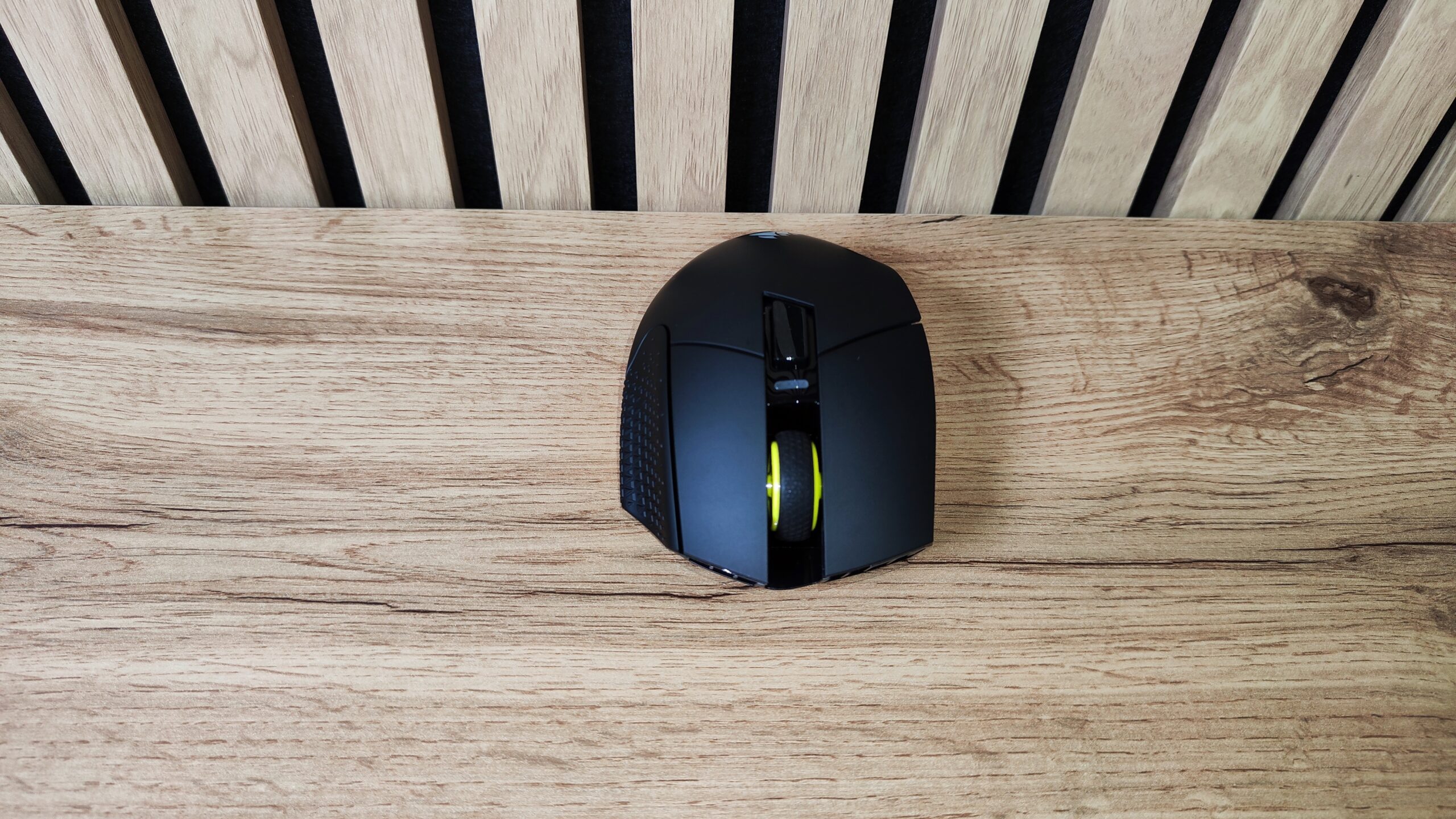 Corsair Scimitar Elite Wireless SE 16 scaled