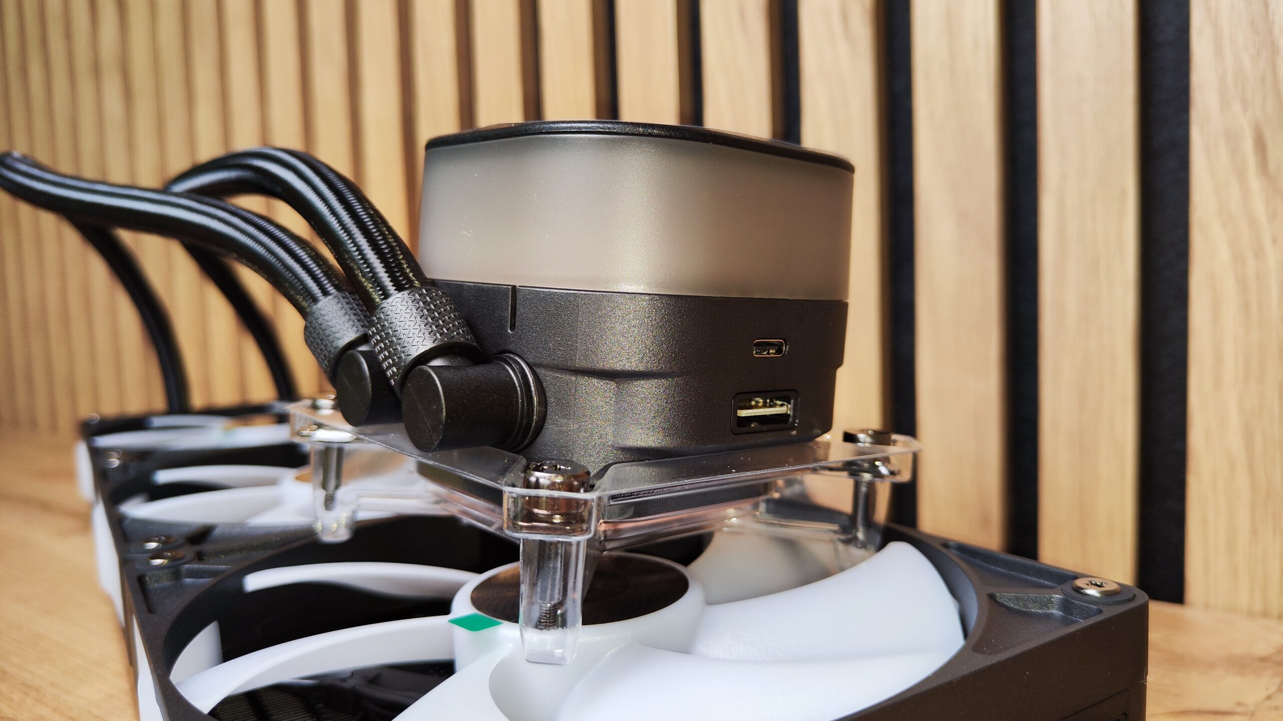 Corsair iCUE Link Titan 420 RX RGB 11 scaled