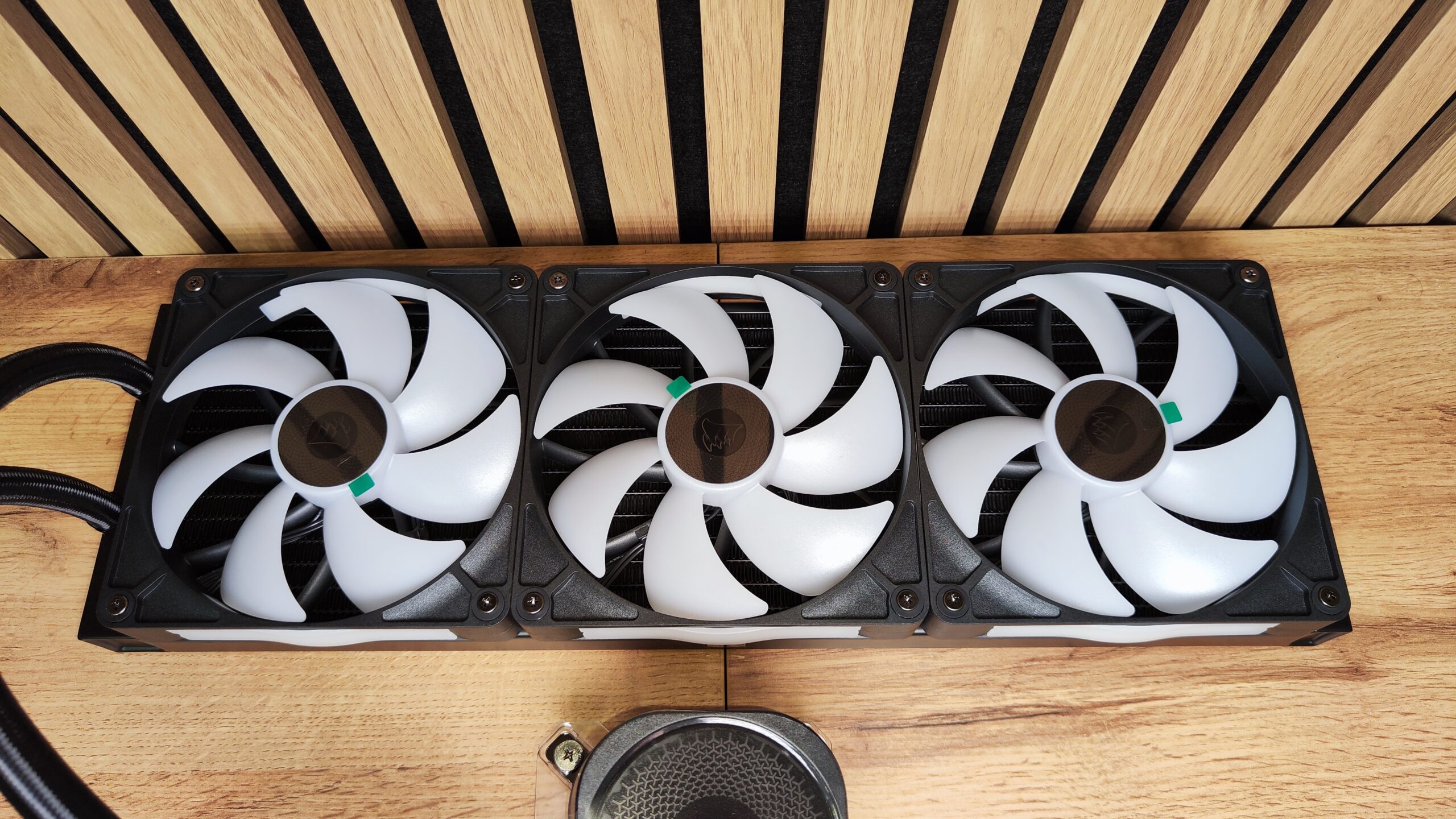 Corsair iCUE Link Titan 420 RX RGB 5 scaled