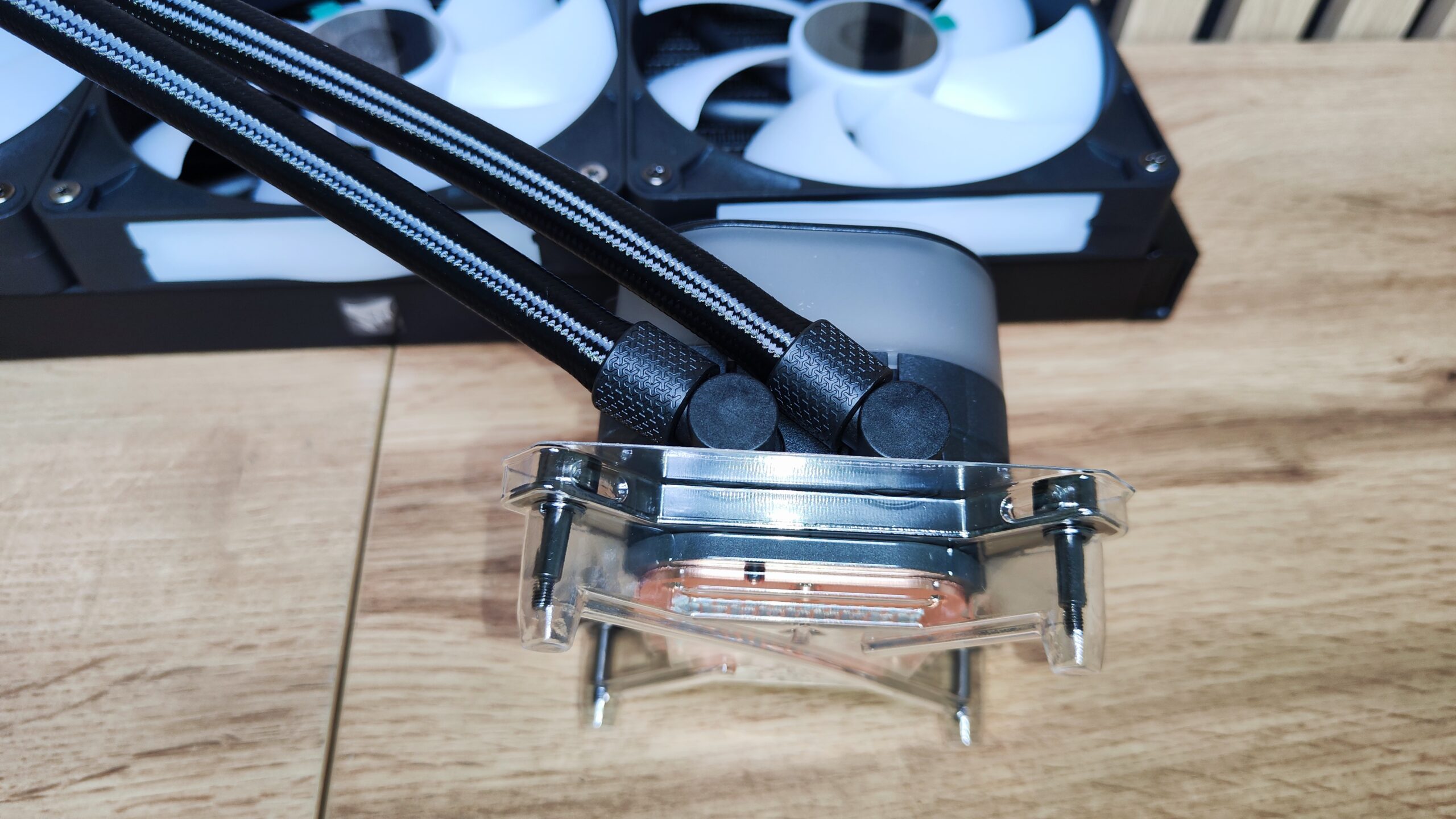 Corsair iCUE Link Titan 420 RX RGB 7 scaled