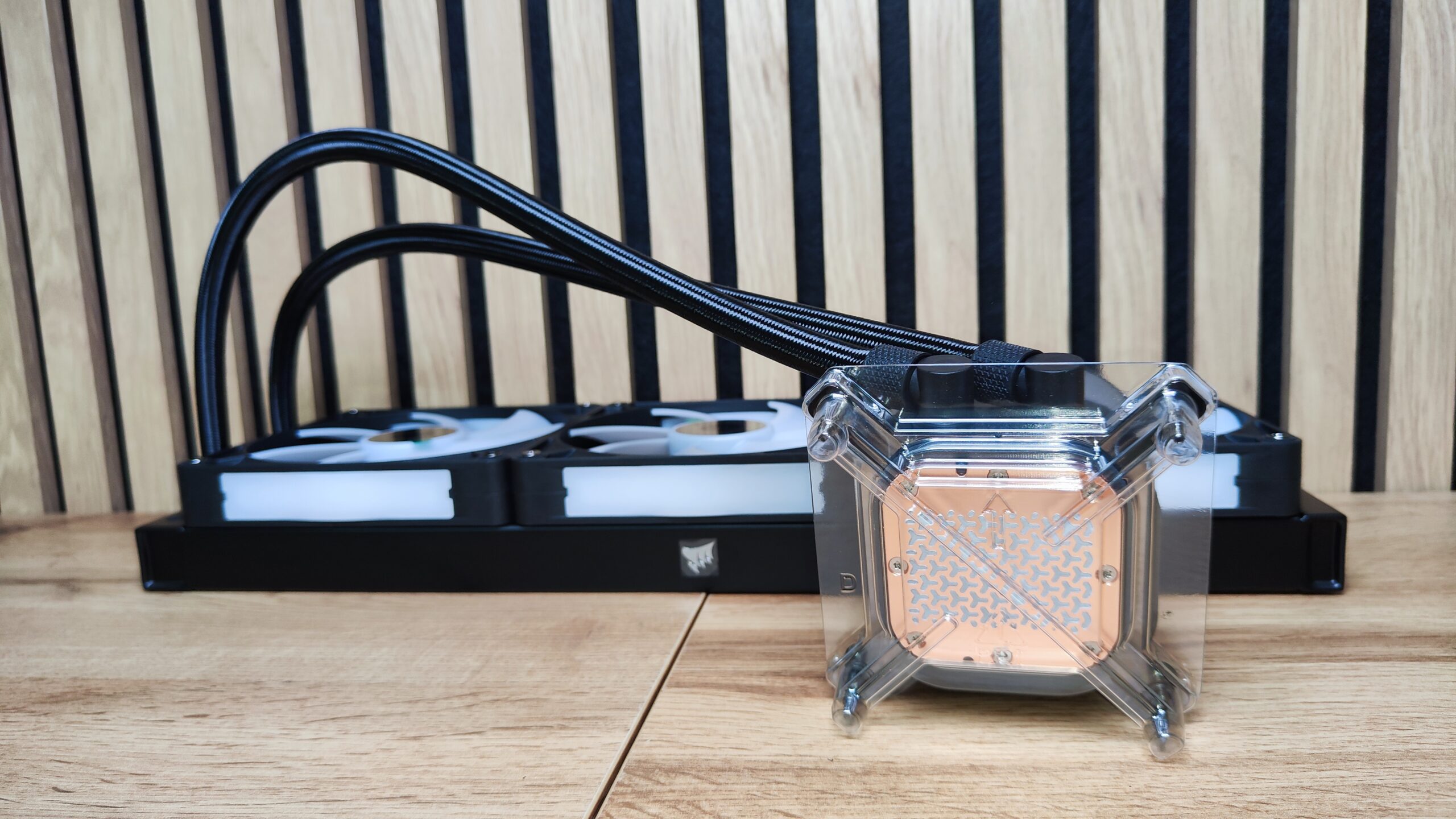 Corsair iCUE Link Titan 420 RX RGB 8 scaled