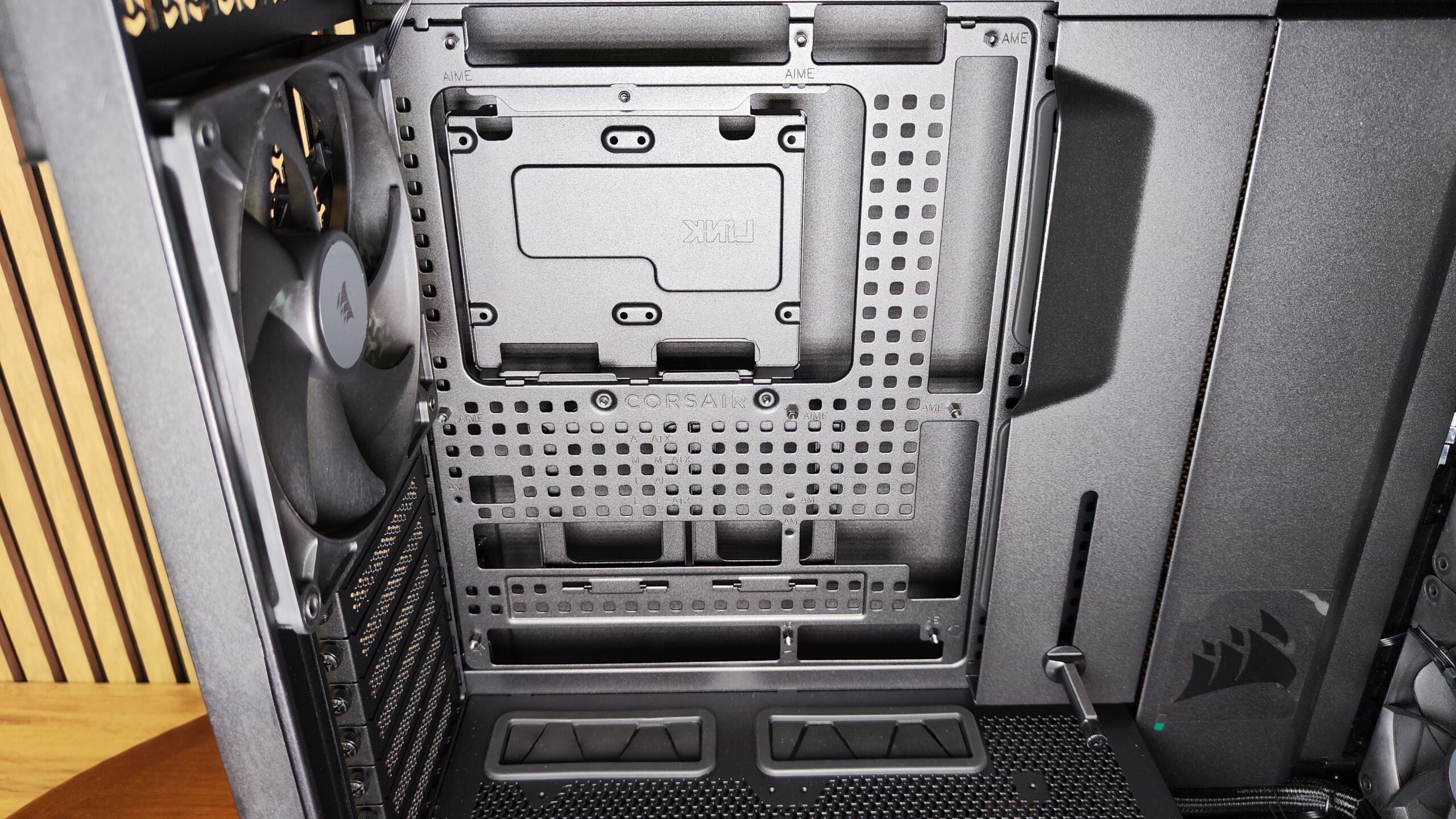 Corsair Frame 5000D RS 10 scaled