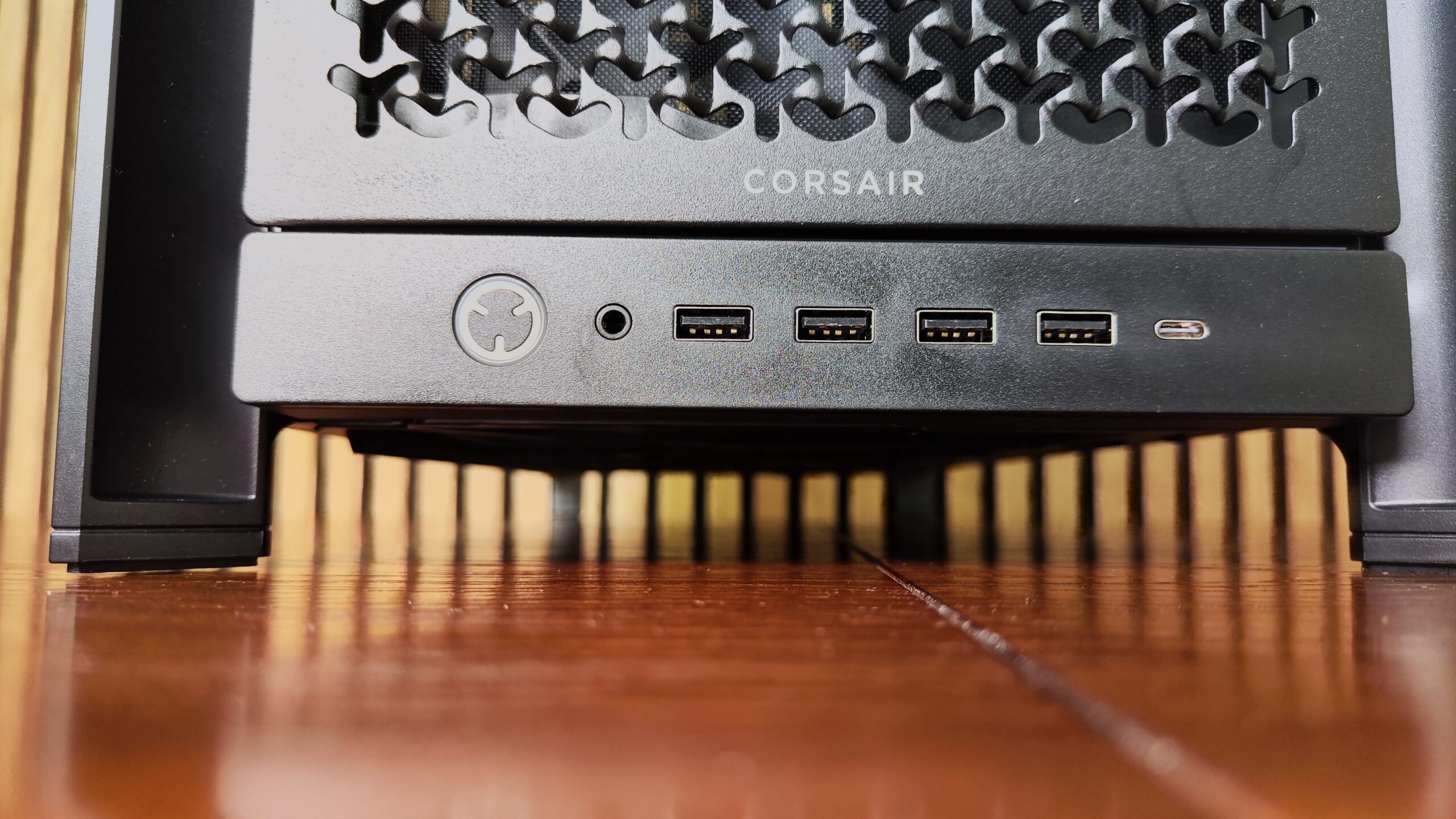 Corsair Frame 5000D RS 3 scaled