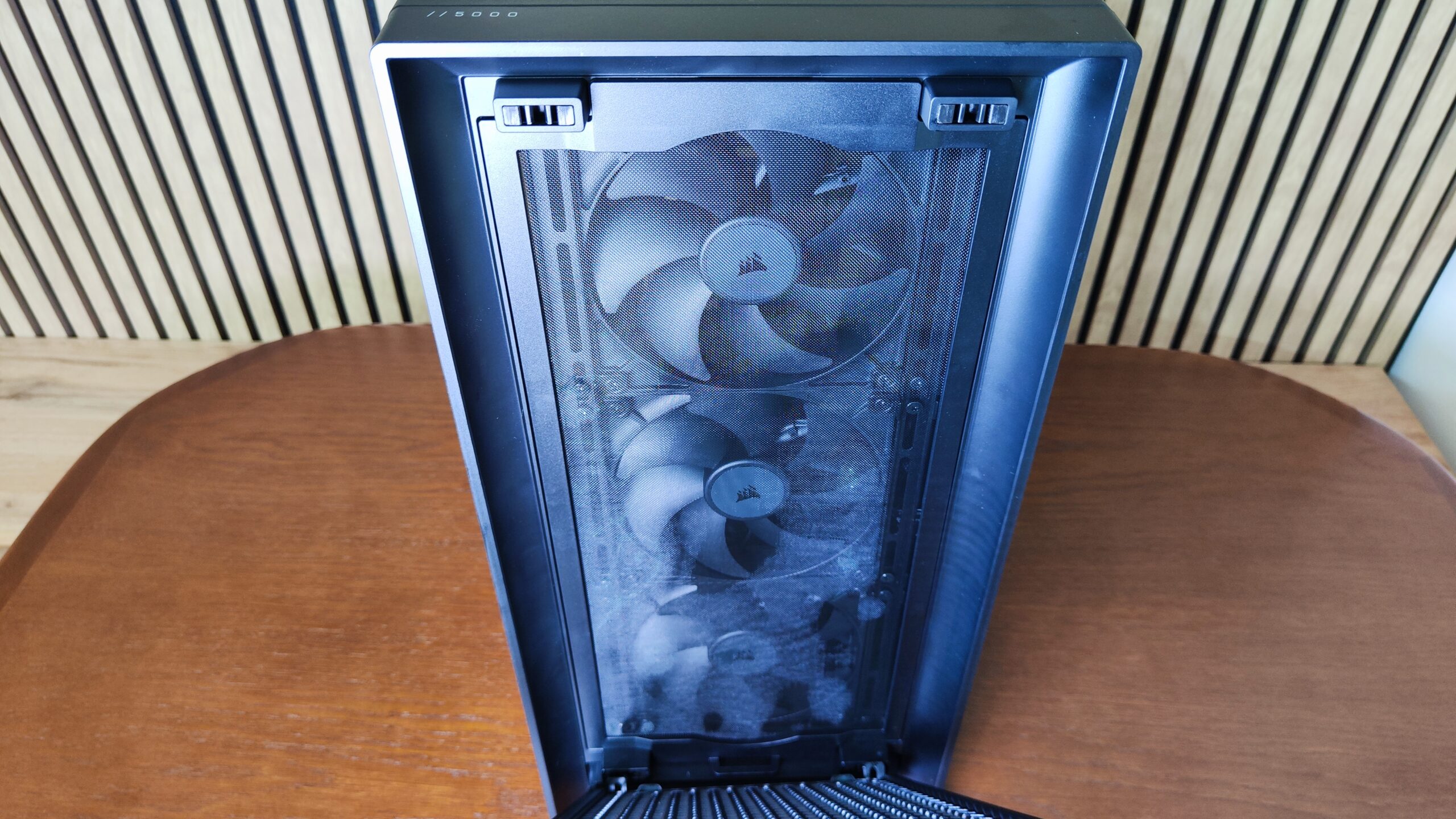 Corsair Frame 5000D RS 4 scaled