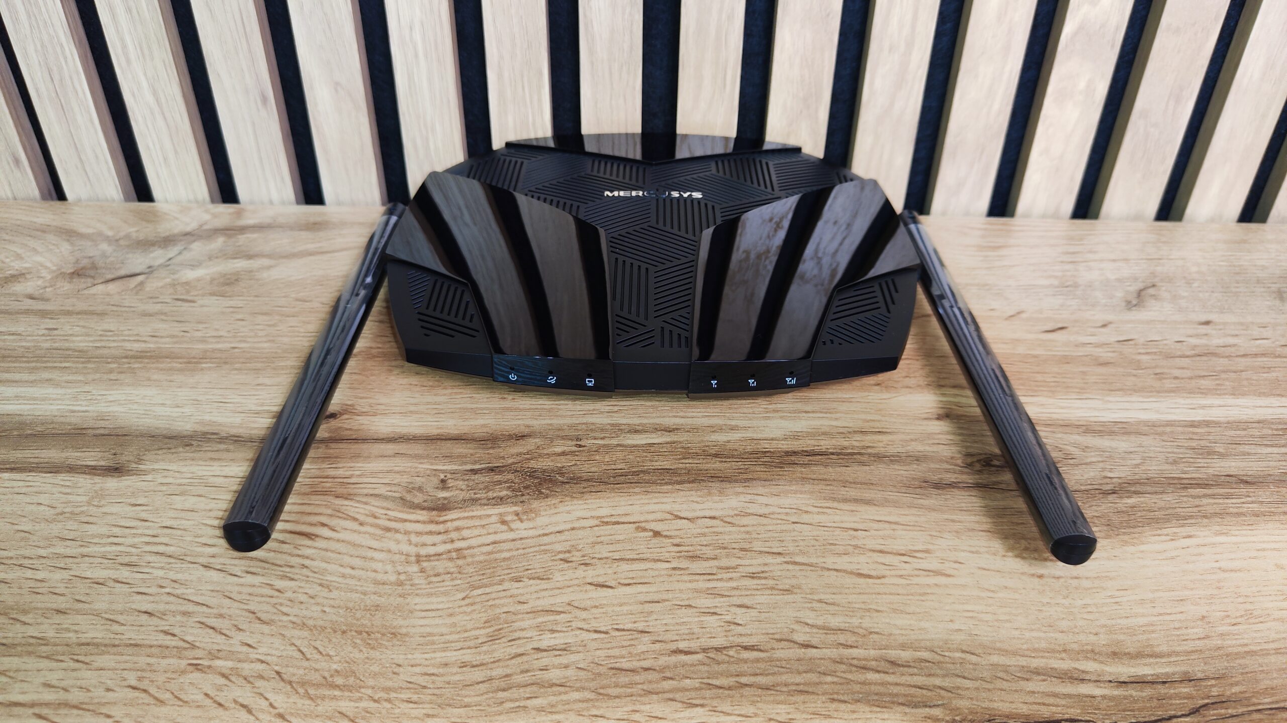 Mercusys MB235 4G 5 scaled