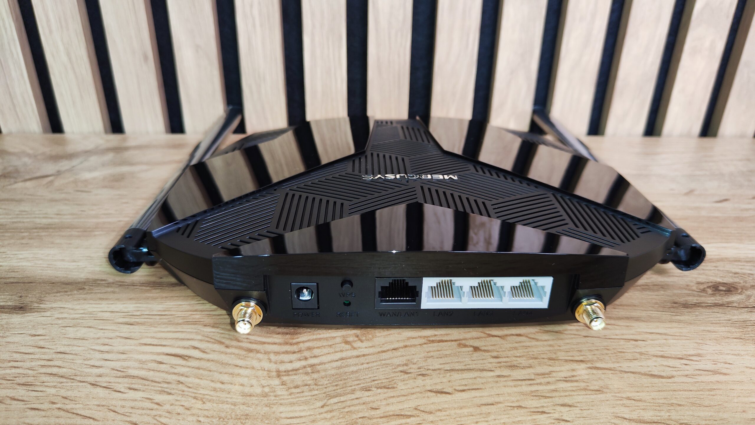 Mercusys MB235 4G 7 scaled