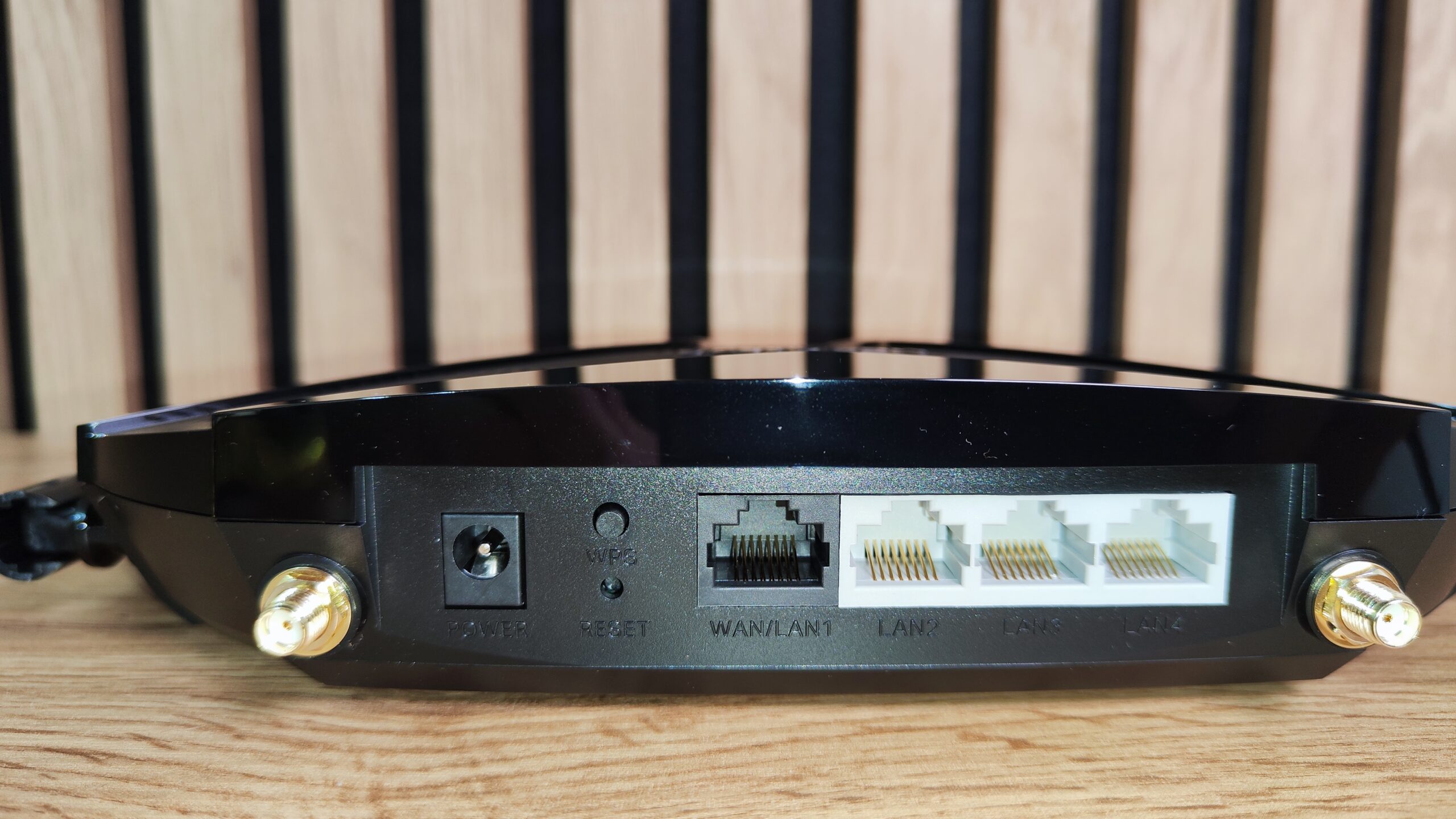 Mercusys MB235 4G 8 scaled