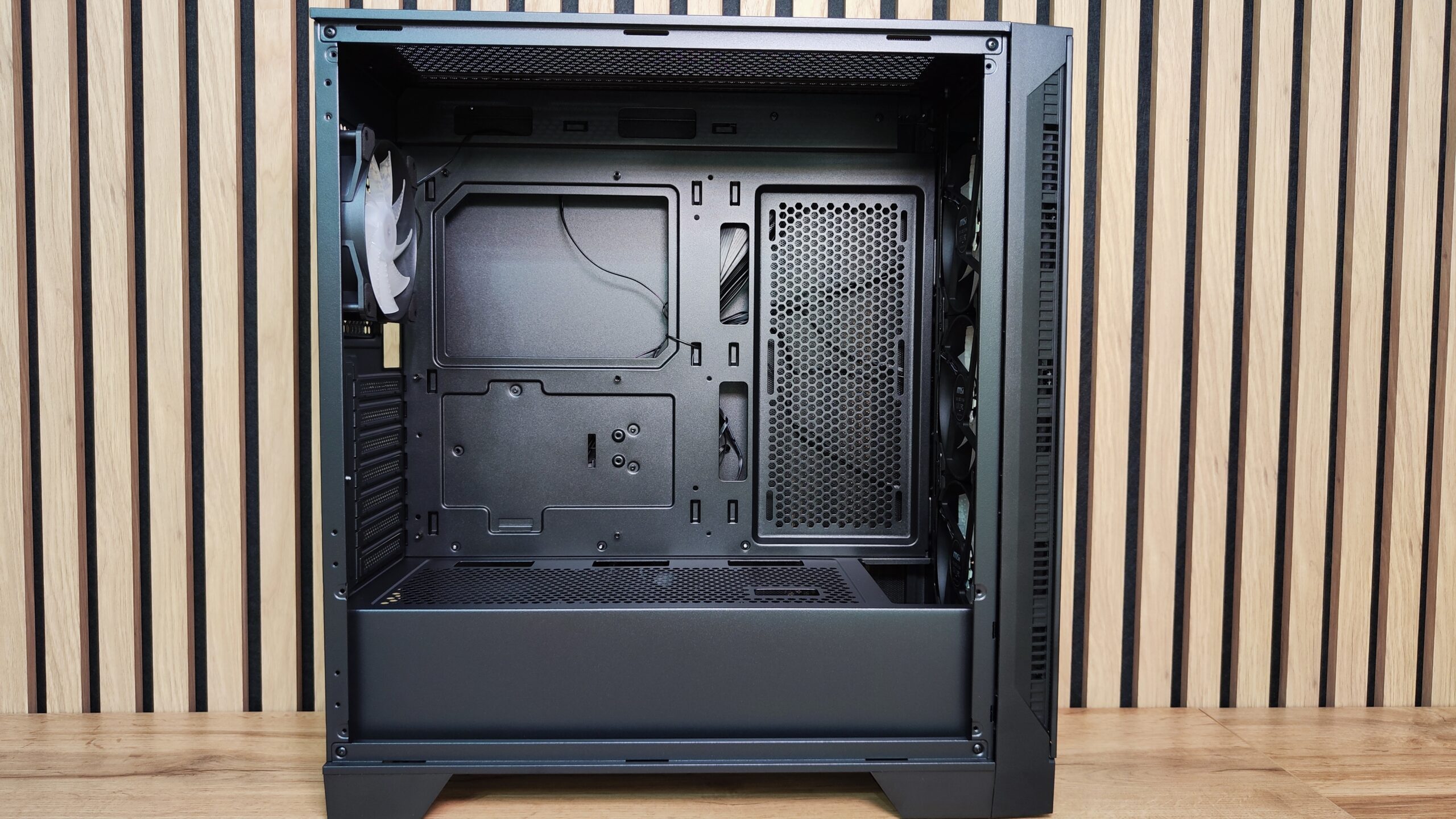 MSI Forge 321R Airflow 11 scaled