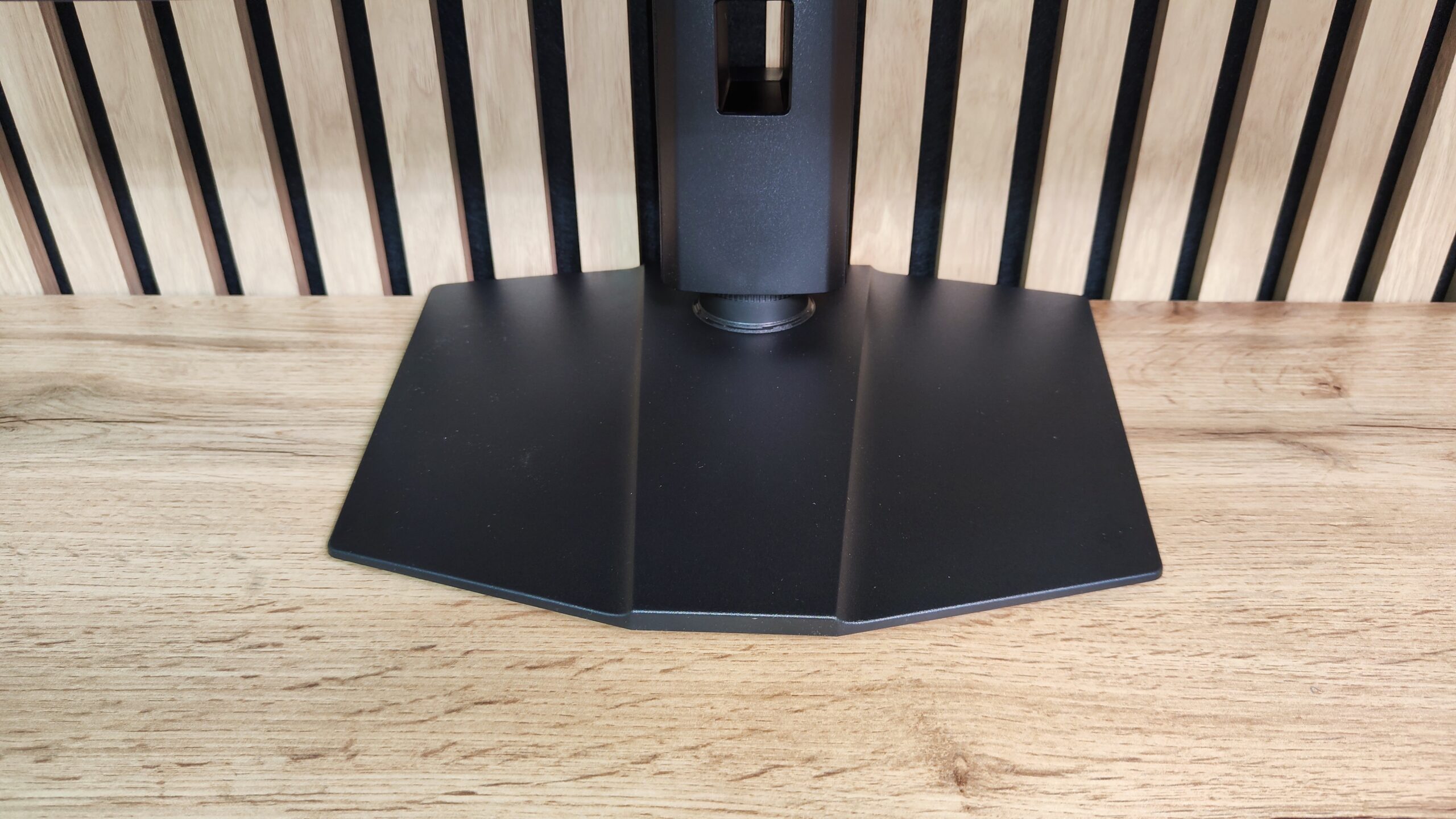 MSI MAG 322UP QD LED E16 7 scaled