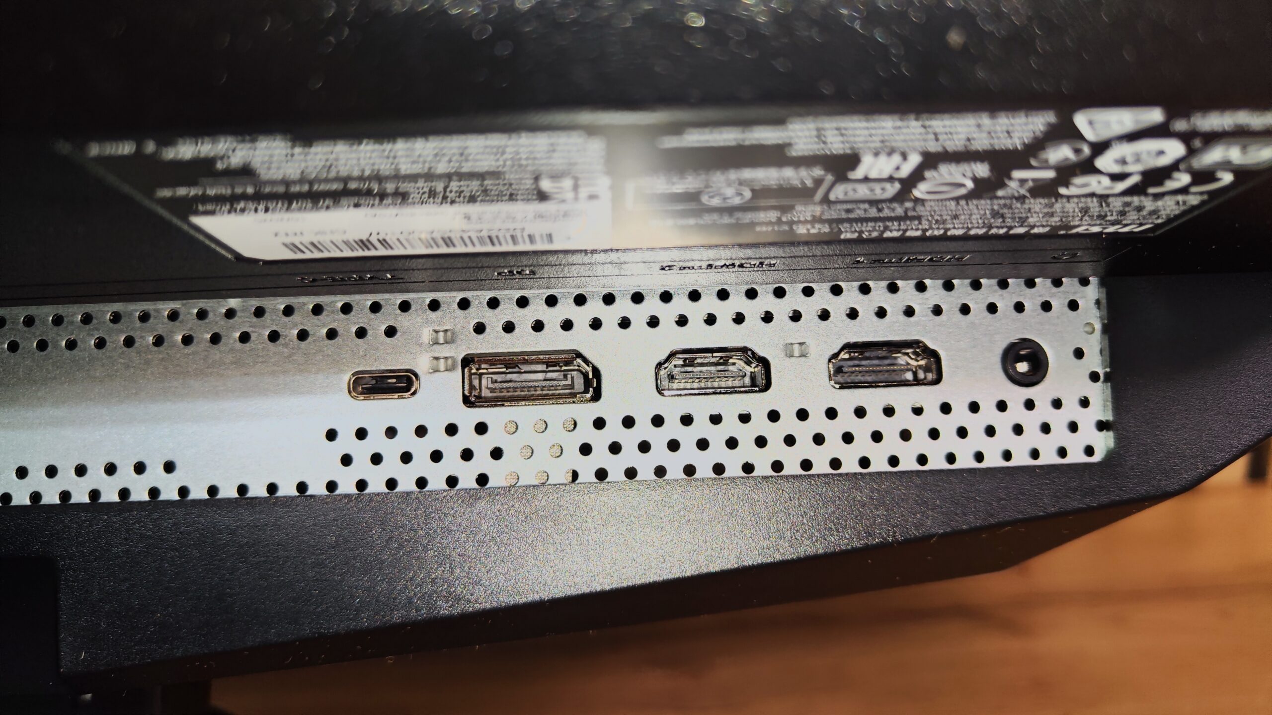 MSI MAG 322UP QD LED E16 8 scaled