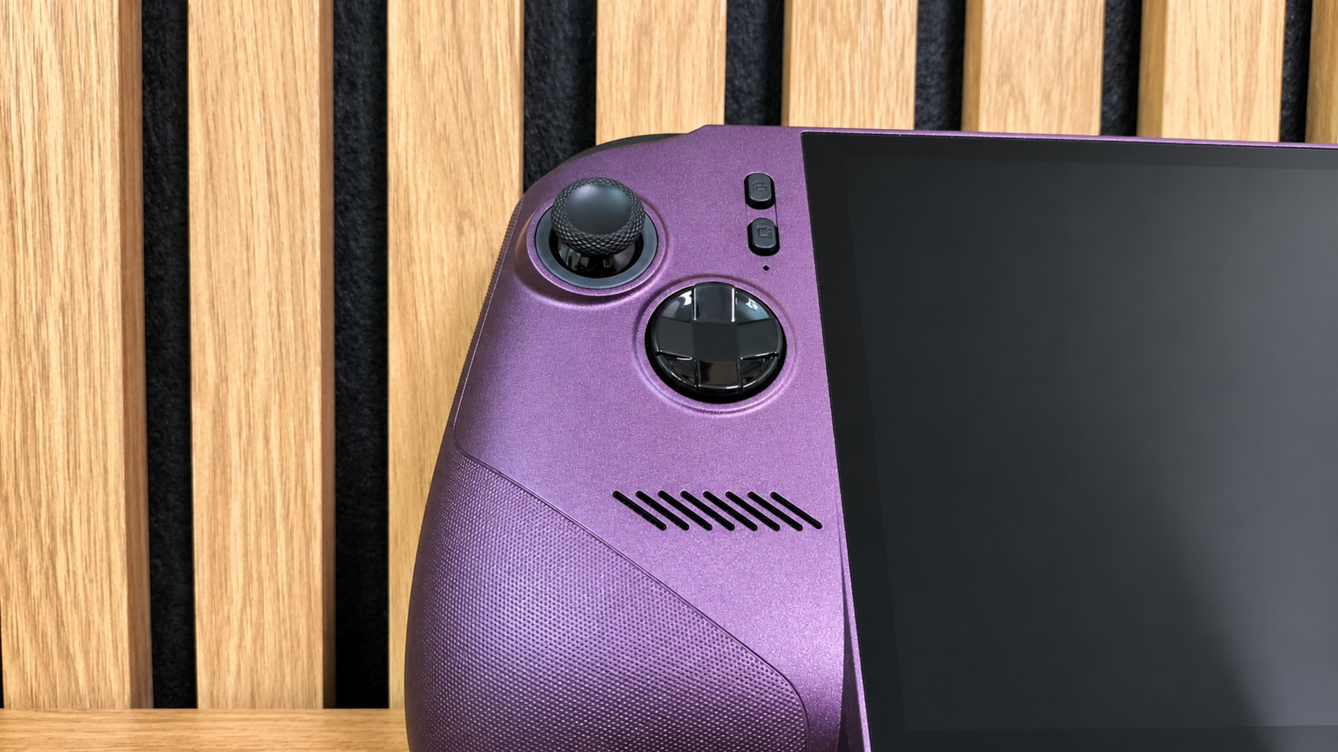 MSI Claw 8 EX AI Plus 03 lewe sterowanie